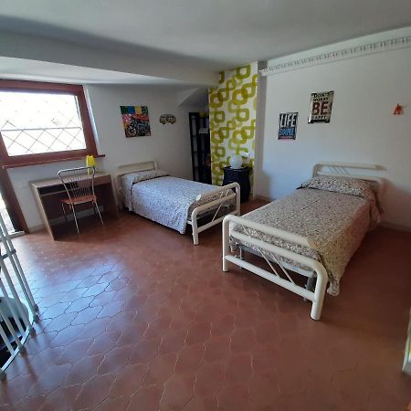 Appartamento Genziana - Con Vista Piscina E Garage Sirmione Exteriör bild