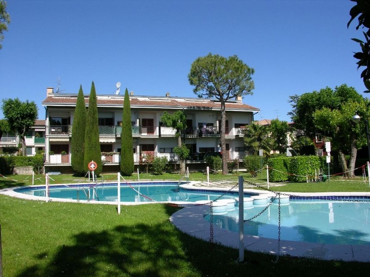 Appartamento Genziana - Con Vista Piscina E Garage Sirmione Exteriör bild