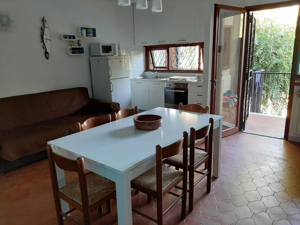 Appartamento Genziana - Con Vista Piscina E Garage Sirmione Exteriör bild