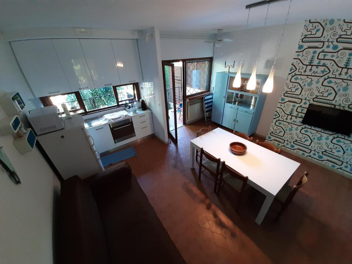 Appartamento Genziana - Con Vista Piscina E Garage Sirmione Exteriör bild