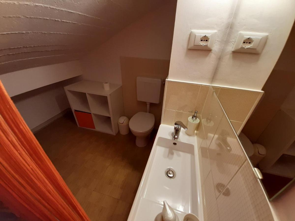 Appartamento Genziana - Con Vista Piscina E Garage Sirmione Exteriör bild