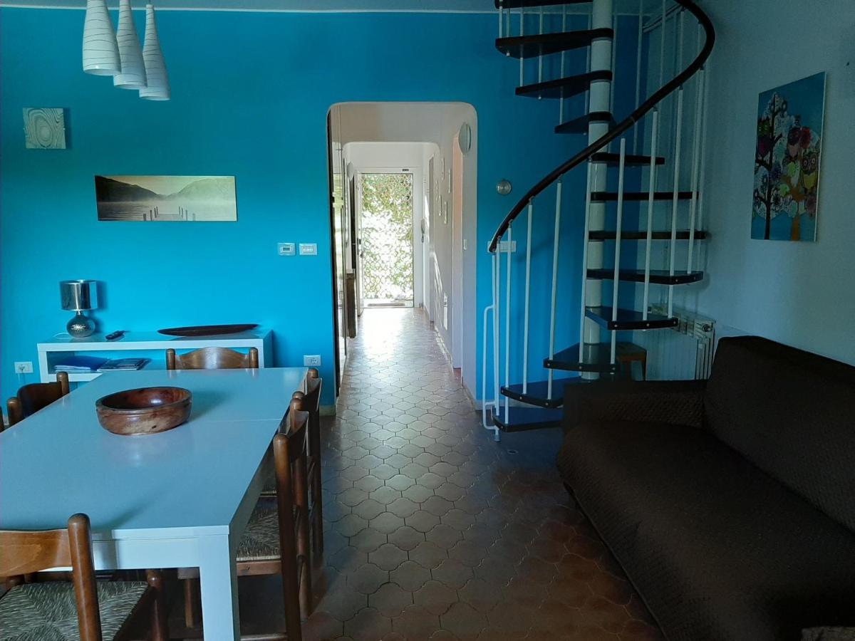Appartamento Genziana - Con Vista Piscina E Garage Sirmione Exteriör bild